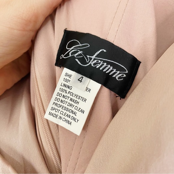 La Femme Mauve Deep V-Neck High Slit Simple Prom A-Line Gown Size 4 - Picture 5 of 6